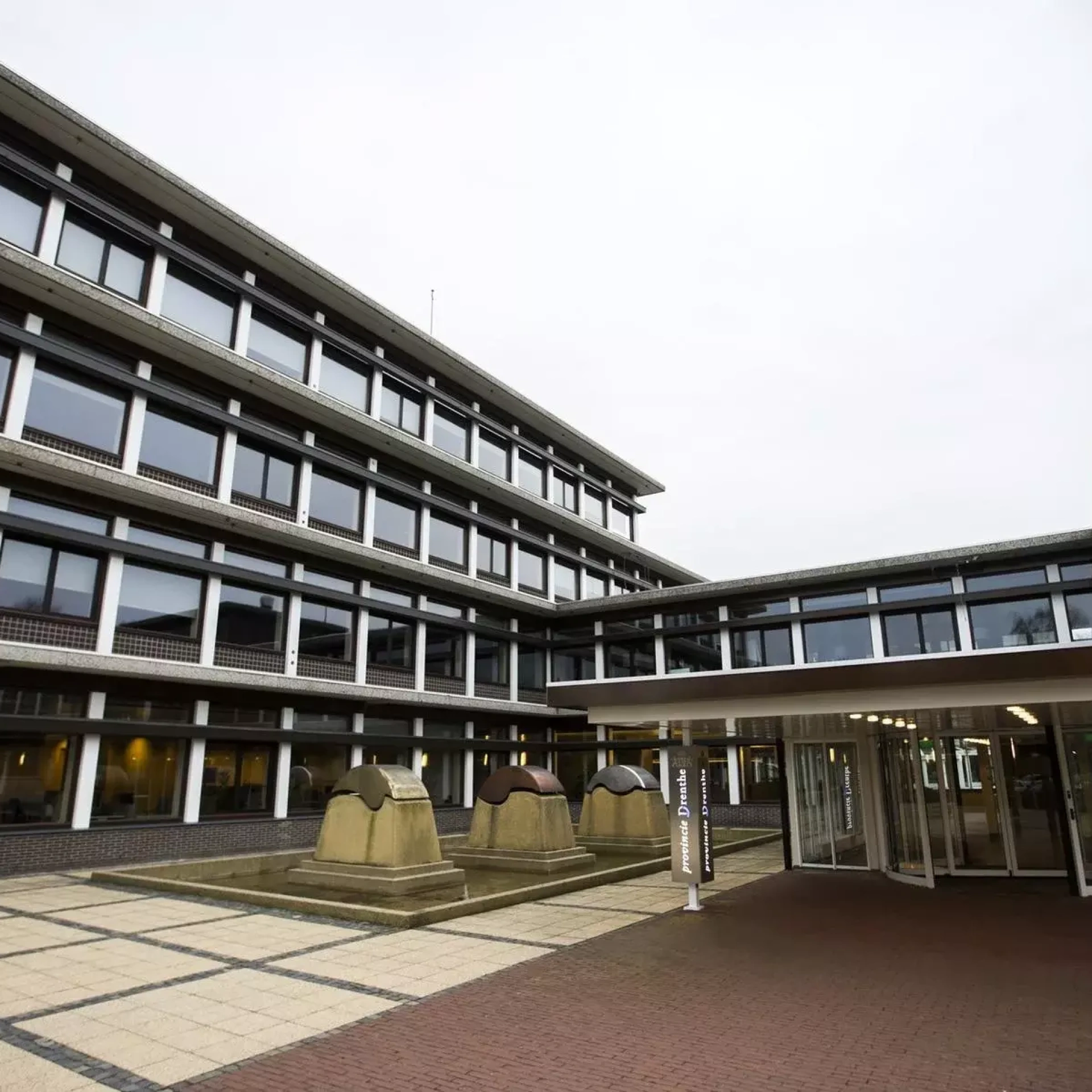 Effektief en overheidsgebouwen en provinciehuizen